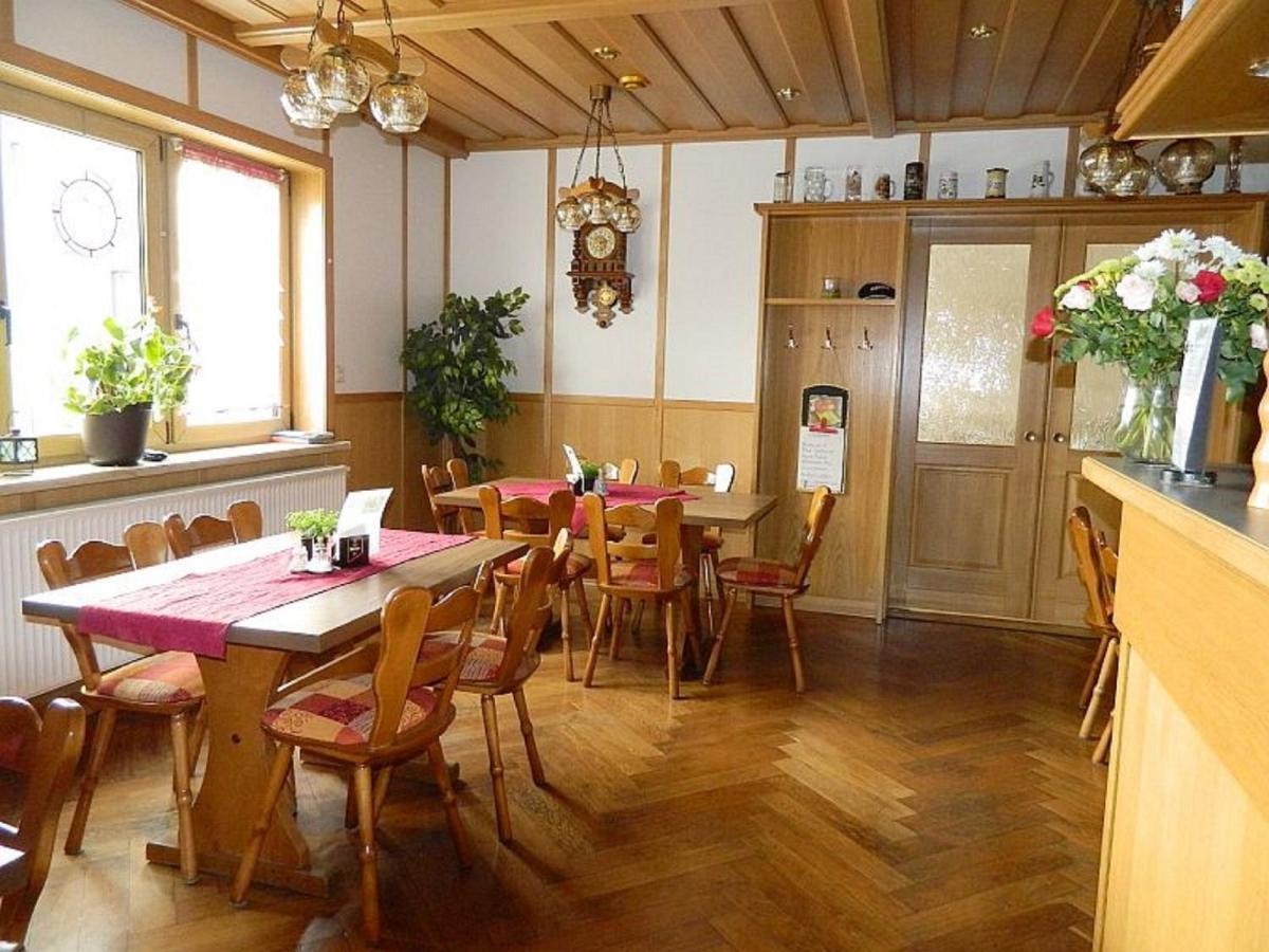 Gasthaus & Pension Am Rennsteig Spechtsbrunn Exterior foto